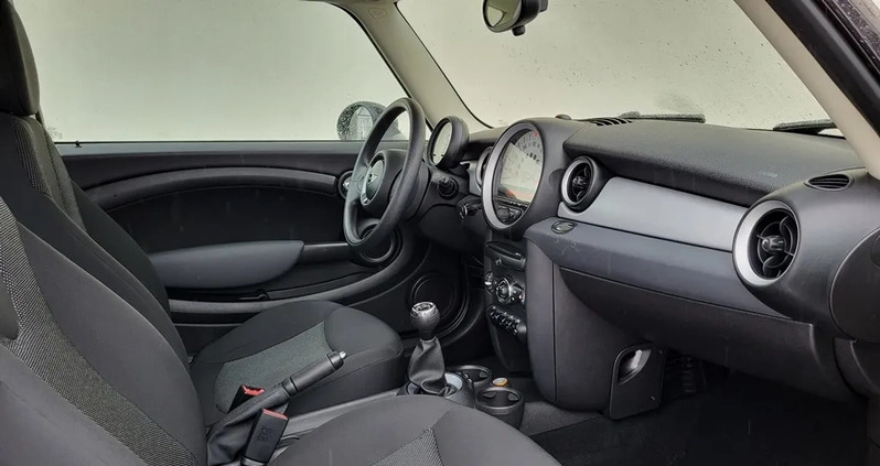 MINI Cooper cena 28900 przebieg: 129000, rok produkcji 2011 z Rakoniewice małe 436